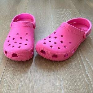 Hot Pink Crocs Clogs Shoes sz 10 Women's 8 Mens